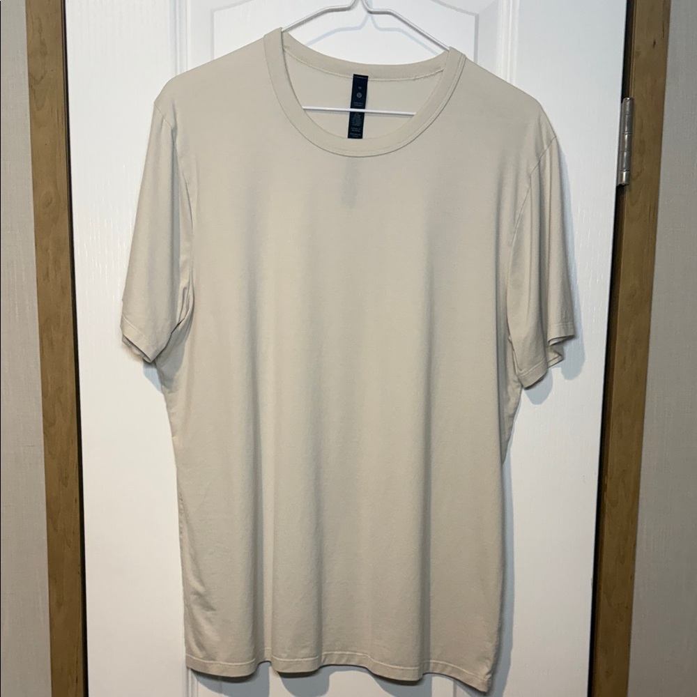 Men's Lululemon Beige Short Sleeve Tee
